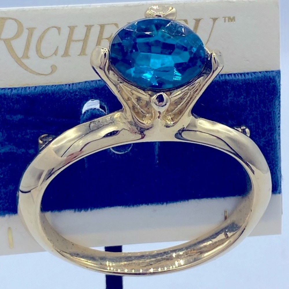 Vintage Richelieu Large Gold Tone Ring Brooch/Pin With Blue Glass Center - Picture 5 of 5